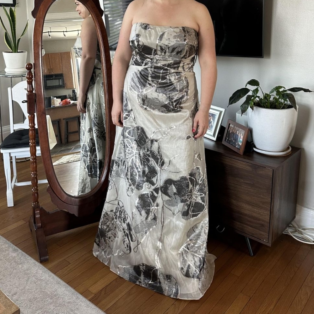 Rene Ruiz Collection
Strapless Floral A-Line Gown NWT